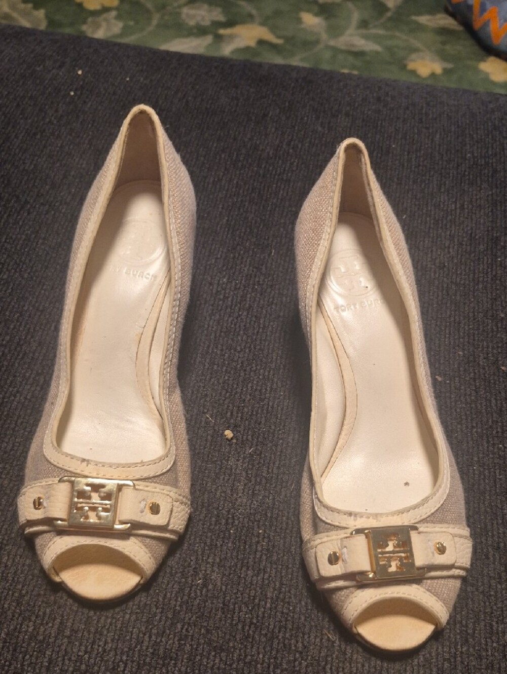 Tory Burch Cream Peep-Toe Kitten Heel Pumps with Gold Logo - Picture 9 of 9